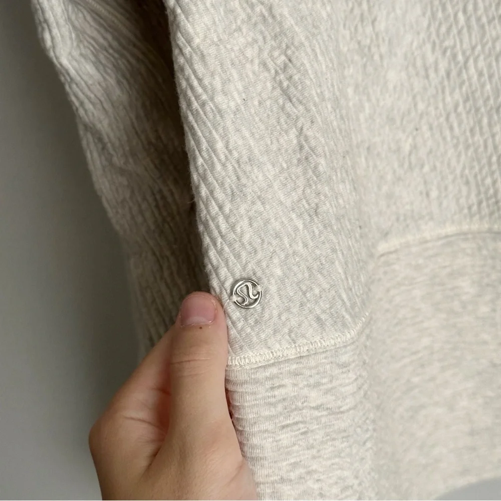 Lululemon Retreat Yourself Pullover
Heathered Light Ivory - Picture 6 of 8